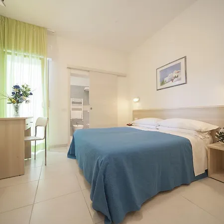 Lara Hotel 2*