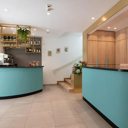 Lara 2* リッチョーネ