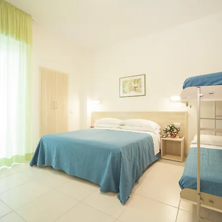 Hotel Lara 2*