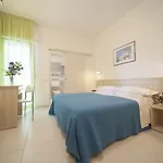 Lara Hotel 2*