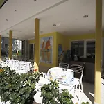 Hotel Lara 2*
